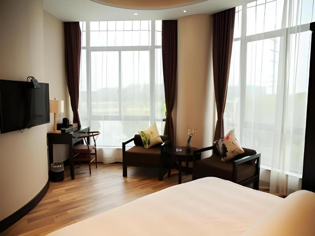 Jinjiang Metropolo Hotel - Liyang Tianmu Lake Changzhou  Exterior foto